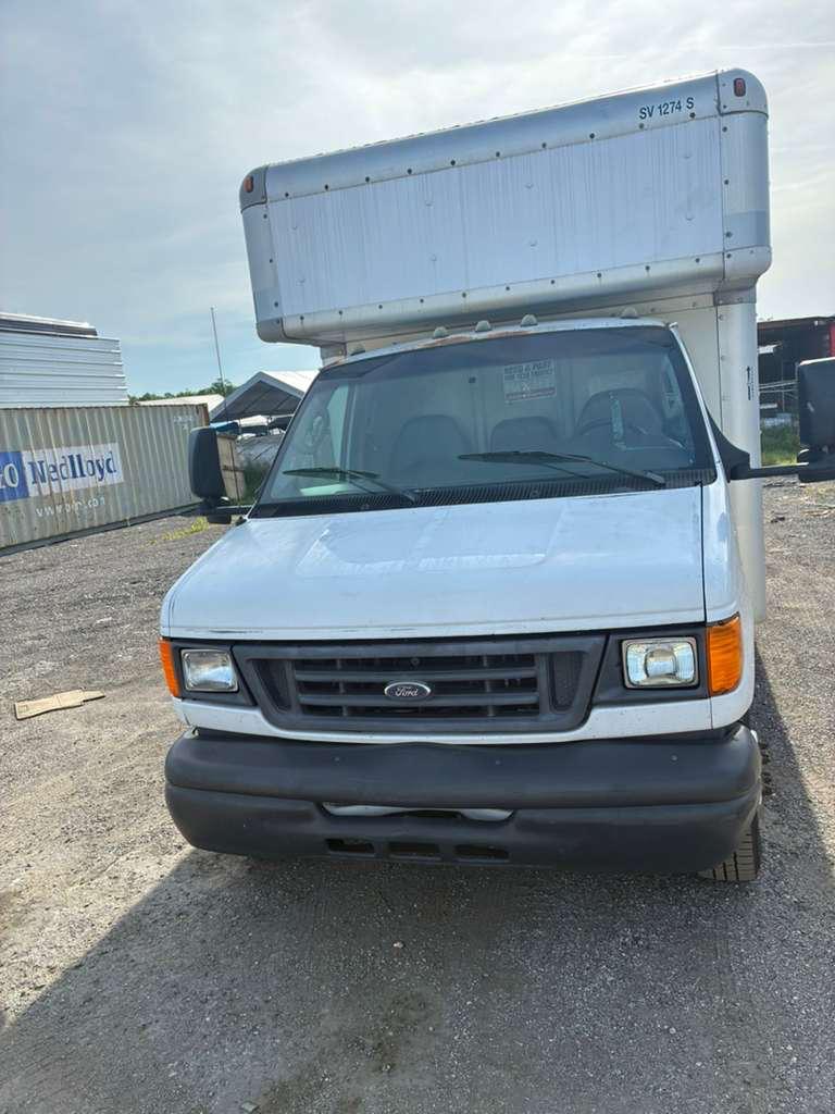 2006 Ford Commercial E450